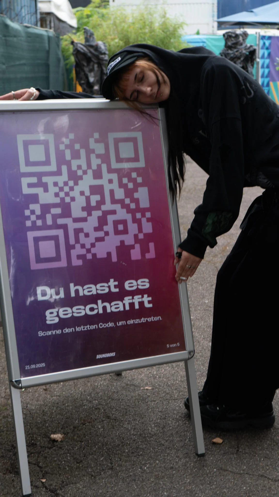 Aufsteller mit QR-Code am Ziel